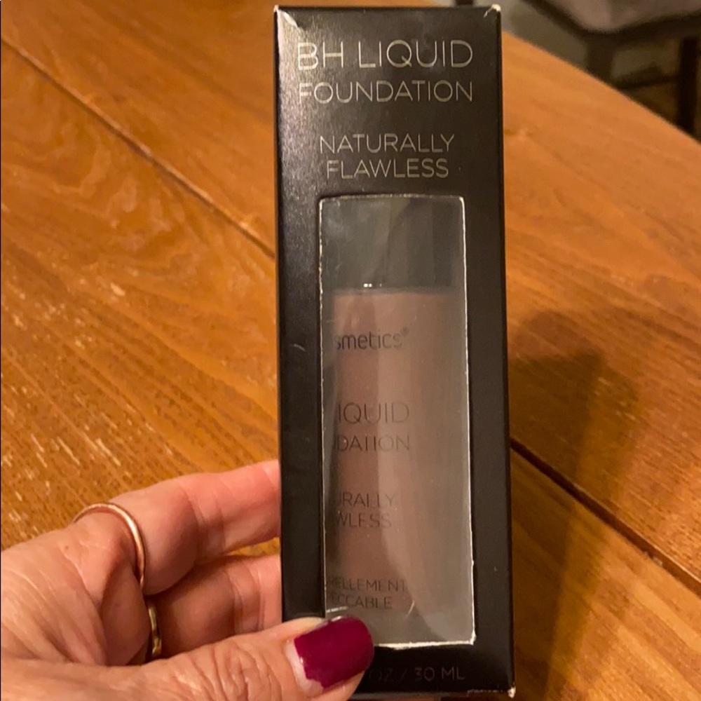 PH cosmetic liquid foundation Deep Ebony 231